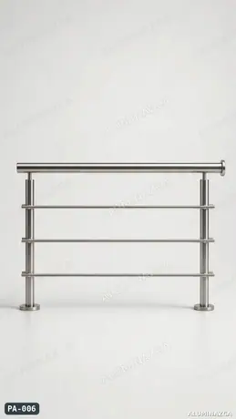 Barandal en acero inoxidable con 4 tubos horizontales, poste central – código PA-006