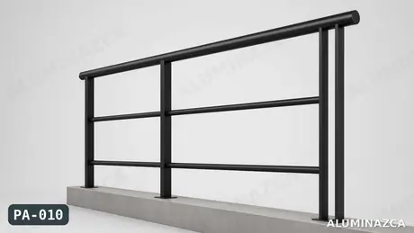 Barandal en hierro negro con tubos horizontales para terraza – PA-010 | Aluminazca Medellín