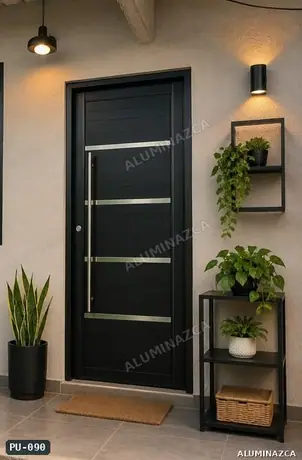 Puerta negra moderna con franjas en aluminio y manija larga (entrada) – PU-090 | Aluminazca Medellín