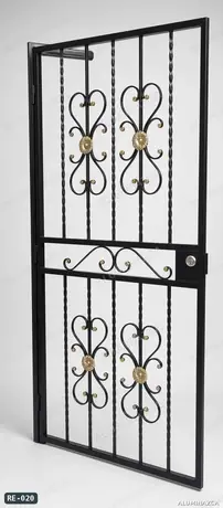 Reja de puerta en hierro forjado negro con espirales – RE-020 | Aluminazca Medellín