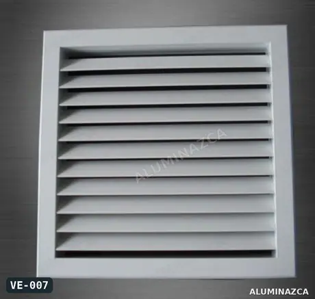 Ventana de persiana en aluminio blanco, panel de ventilación – VE-007 | Aluminazca Medellín